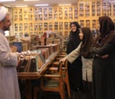 بازدید کارشناس مسئول اداره کتابخانه و اسناد سازمان پژوهش و برنامه ریزی آموزشی از بخش اسناد تالار نفیس کتابخانه مرکزی