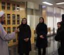 بازدید کارشناس مسئول اداره کتابخانه و اسناد سازمان پژوهش و برنامه ریزی آموزشی از بخش اسناد تالار نفیس کتابخانه مرکزی