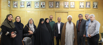 بازدید استادان و کارشناسان پژوهشگاه علوم و فناوری اطلاعات ایران (ایرانداک) از کتابخانه مرکزی