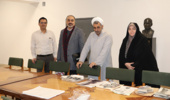اهدا یک نسخه قرآن نفیس به کتابخانه مرکزی دانشگاه تهران