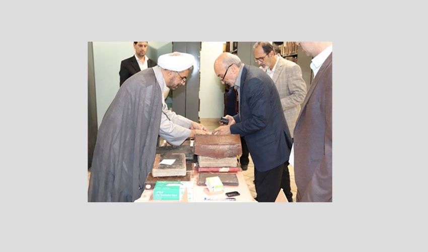 اهدای یکصد نسخه خطی جدید توسط دفتر نجف حضرت آیت‌الله العظمی سیستانی (حفظه الله) به کتابخانه مرکزی و مرکز اسناد