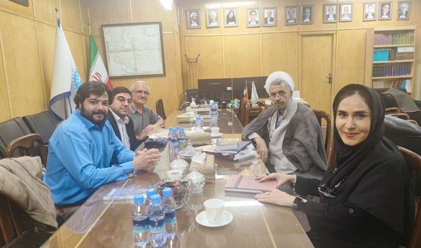 بازدید از کتابخانه مرکزی