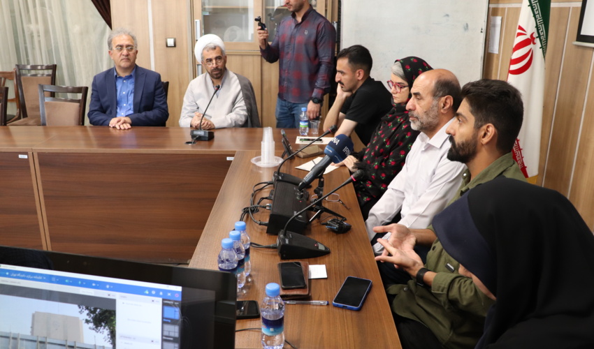 نشست تخصصی "عکاسی جنگ: روایت تصویر، ثبت تاریخ" در کتابخانه مرکزی و مرکز اسناد دانشگاه تهران برگزار شد